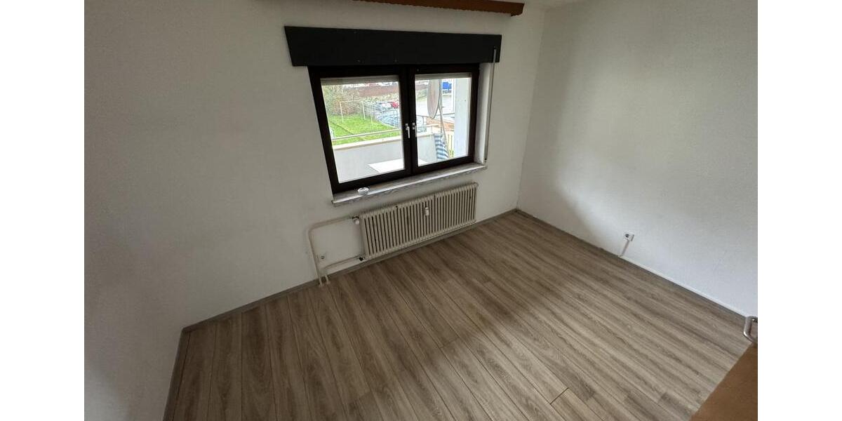 Etagenwohnung Saarbrücken Neue Bremm - 3 Zimmer, 75 m&sup2;, 725&euro; | Angebot:23408610