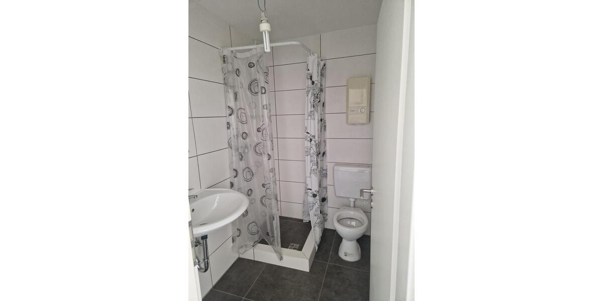 Etagenwohnung Saarbrücken West - 2 Zimmer, 76 m&sup2;, 650&euro; | Angebot:26408570
