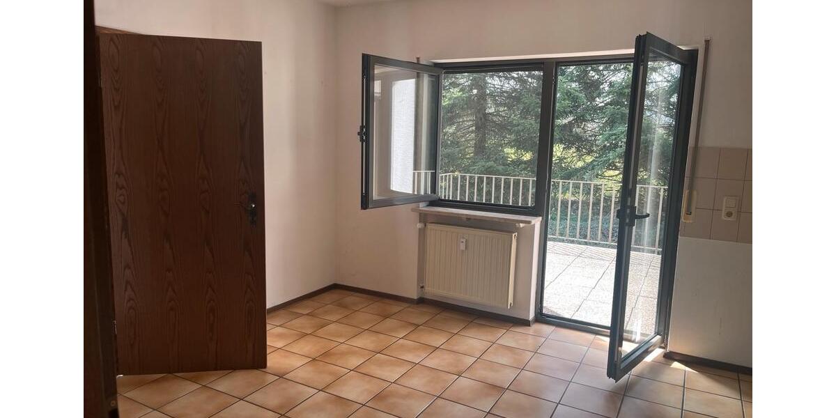 Erdgeschoßwohnung Schmelz - 4 Zimmer, 105 m&sup2;, 700&euro; | Angebot:25599672