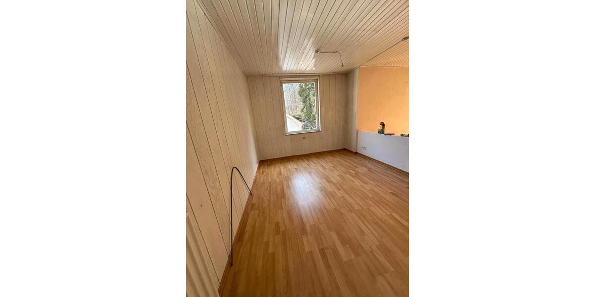 Etagenwohnung Saarbrücken Eschberg - 3 Zimmer, 100 m&sup2;, 750&euro; | Angebot:25366214