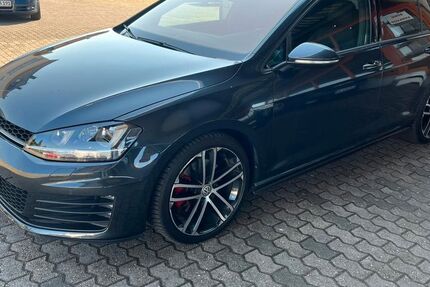 VW Golf 127.000 km 13.500 &euro; Bous 66359