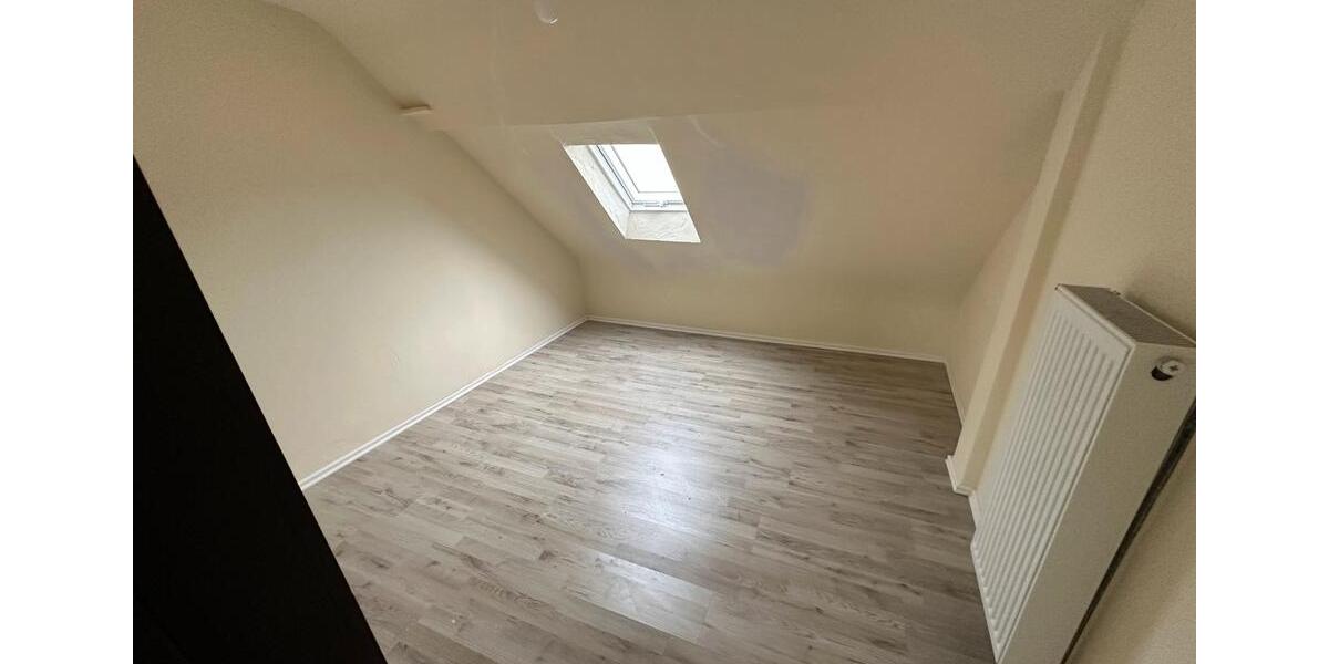 Doppelhaushälfte Saarbrücken - 7 Zimmer, 130 m&sup2;, 990&euro; | Angebot:25417070