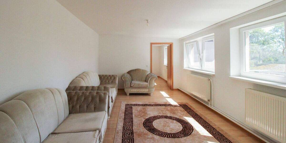 Einfamilienhaus Saarbrücken Burbach - 7 Zimmer, 148 m&sup2;, 230.000&euro; | Angebot:26723642