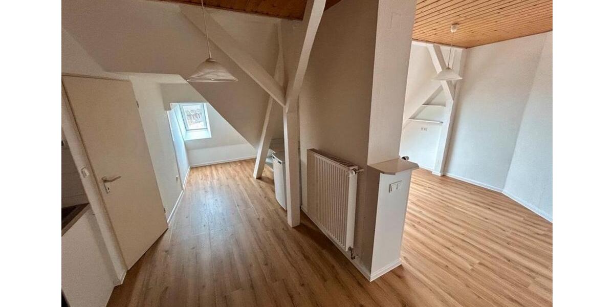Dachgeschoßwohnung Saarbrücken Eschberg - 1 Zimmer, 25 m&sup2;, 560&euro; | Angebot:24784429