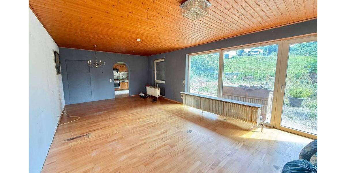 Mehrfamilienhaus, Wohnhaus Saarbrücken / Bischmisheim Bischmisheim - 7 Zimmer, 170 m&sup2;, 245.000&euro; | Angebot:25668691