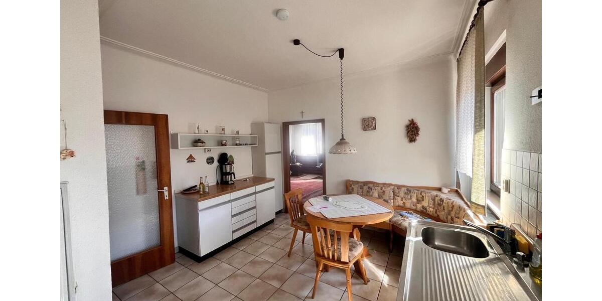 Einfamilienhaus Sankt Ingbert - 9 Zimmer, 219 m&sup2;, 285.000&euro; | Angebot:26992219