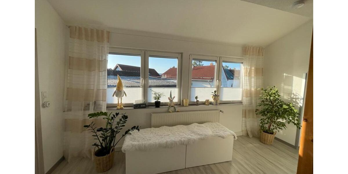 Dachgeschoßwohnung Homburg - 4 Zimmer, 110 m&sup2;, 950&euro; | Angebot:25300674