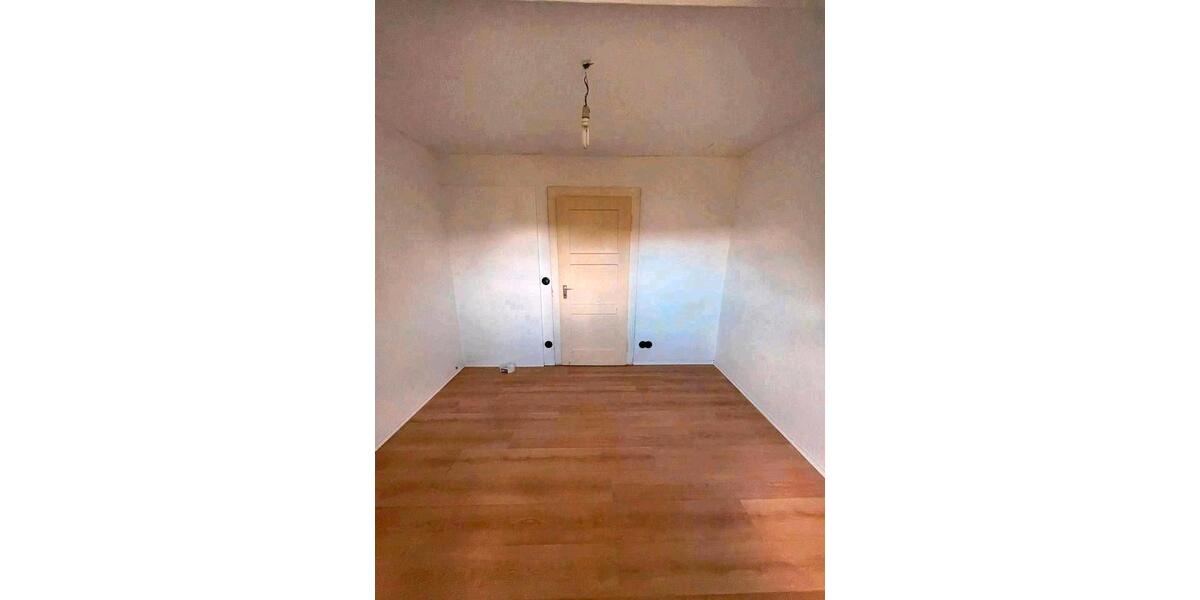 Etagenwohnung Neunkirchen Heinitz - 4 Zimmer, 85 m&sup2;, 800&euro; | Angebot:26699844