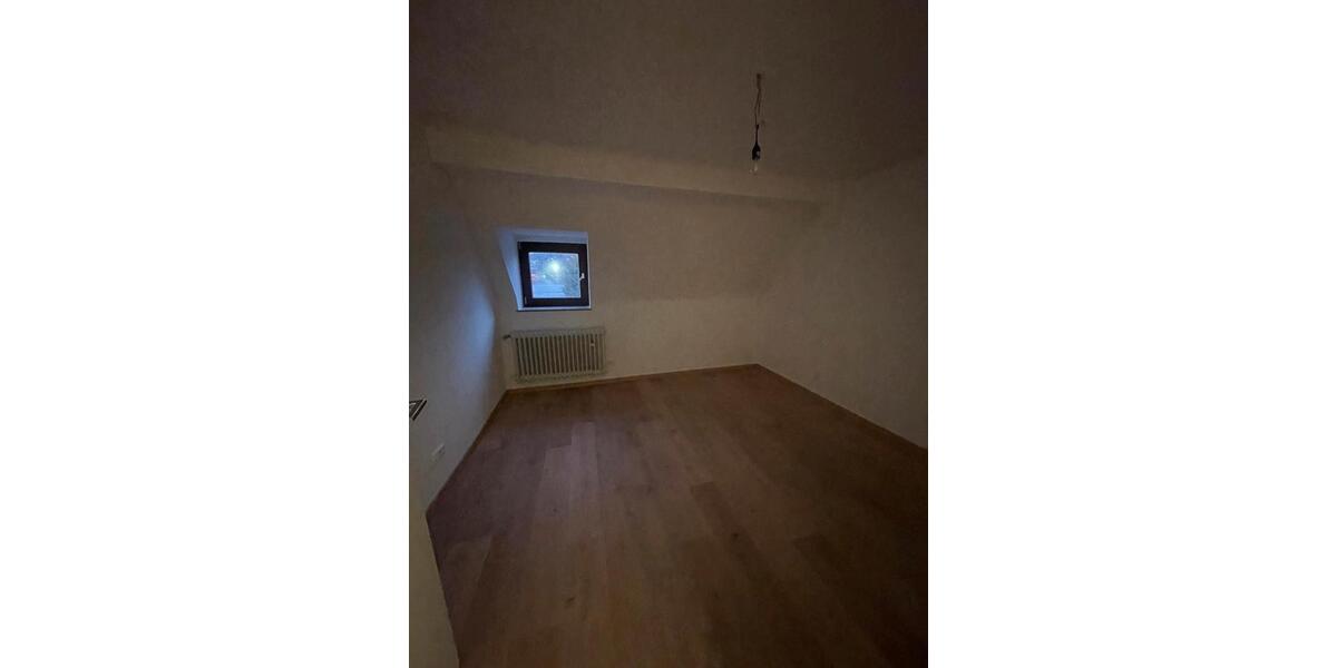 Etagenwohnung Zweibrücken - 4 Zimmer, 100 m&sup2;, 1.000&euro; | Angebot:25952471