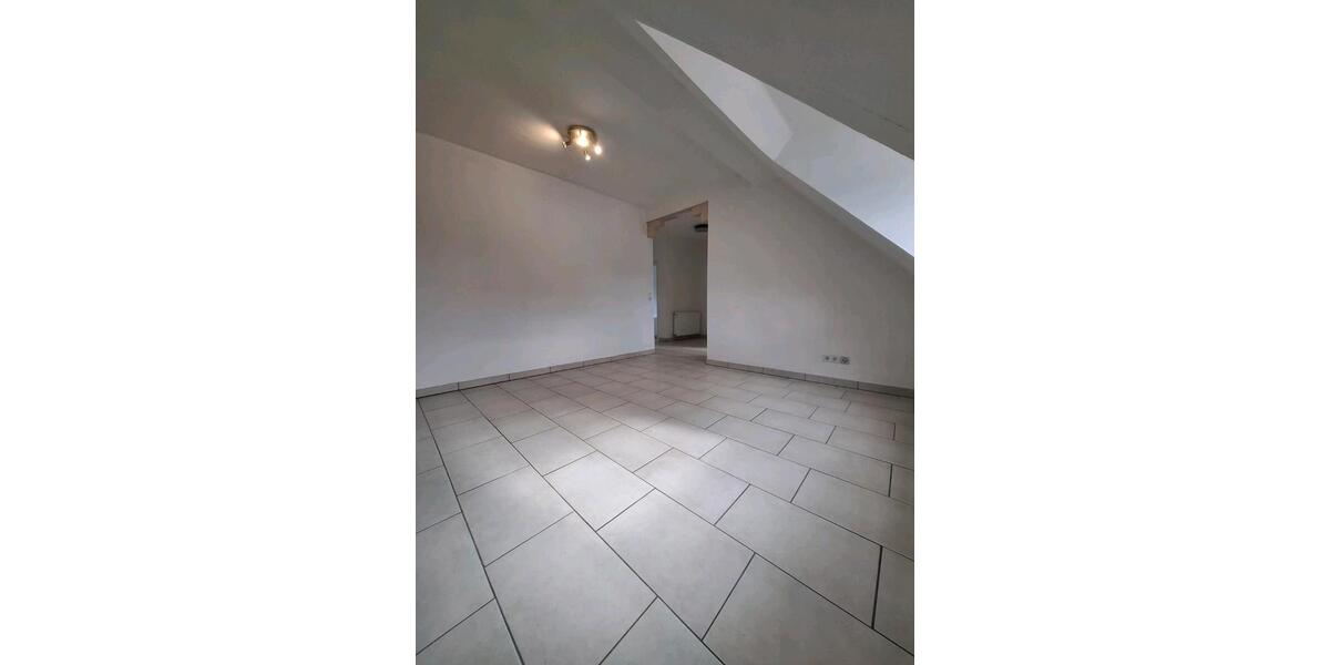 Dachgeschoßwohnung Völklingen - 2 Zimmer, 70 m&sup2;, 500&euro; | Angebot:24429446