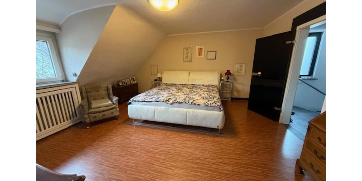 Doppelhaushälfte Saarbrücken West - 8 Zimmer, 276 m&sup2;, 620.000&euro; | Angebot:25255040