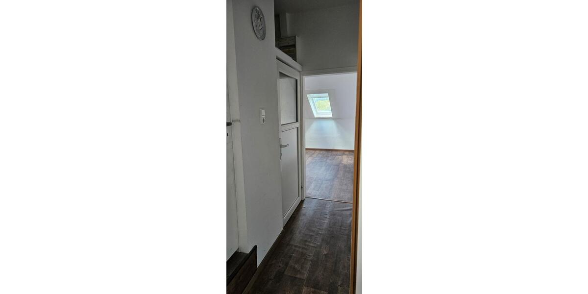 Dachgeschoßwohnung Saarbrücken Dudweiler - 3 Zimmer, 75 m&sup2;, 450&euro; | Angebot:26504363