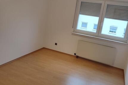 Wohnung Waldmohr - 4 Zimmer, 110 m&sup2;, 1.050&euro; | Angebot:25026286