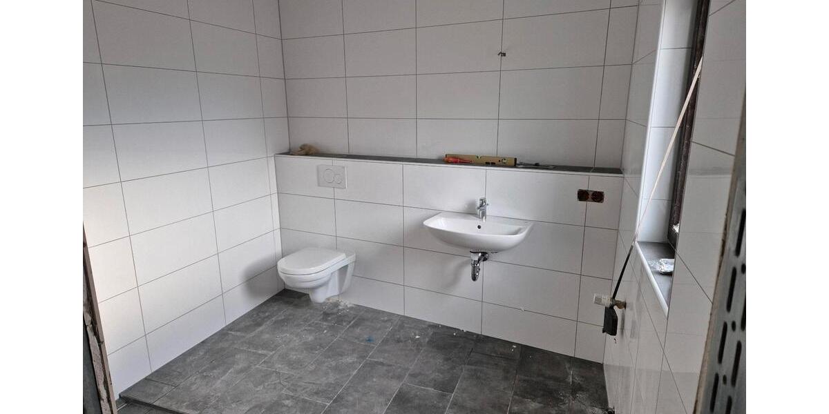 Doppelhaushälfte Illingen - 7 Zimmer, 260 m&sup2;, 320.000&euro; | Angebot:24786582