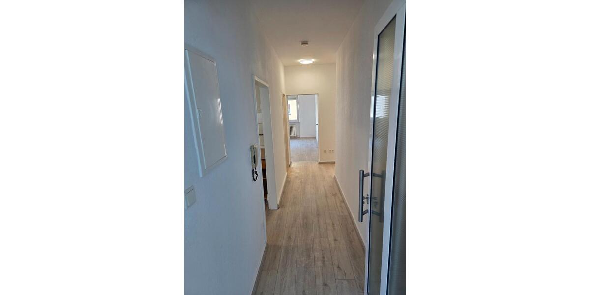 Etagenwohnung Saarbrücken Neue Bremm - 3 Zimmer, 80 m&sup2;, 760&euro; | Angebot:26689396