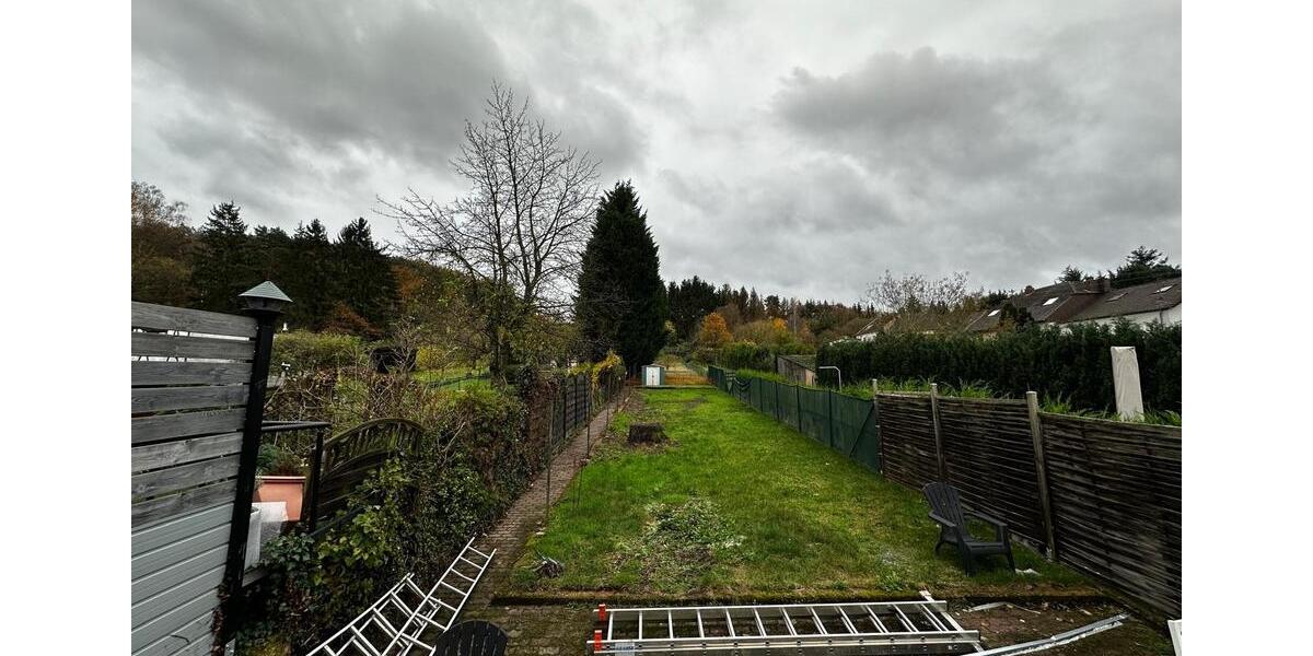 Reihenhaus Völklingen - 6 Zimmer, 160 m&sup2;, 1.300&euro; | Angebot:25439583