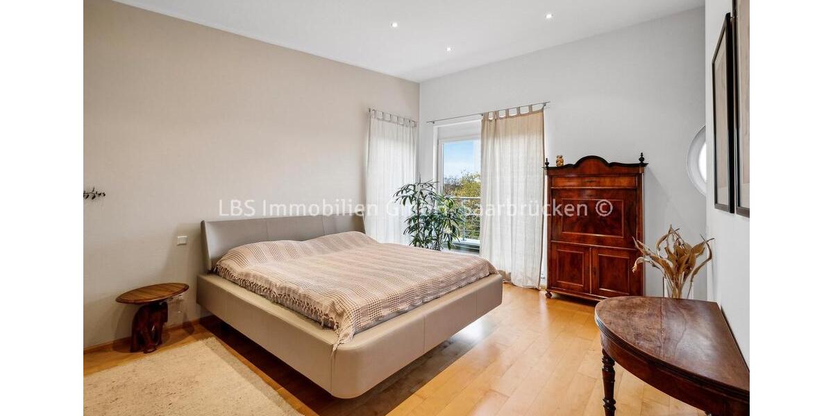 Einfamilienhaus Saarlouis - 4 Zimmer, 245 m&sup2;, 2.450&euro; | Angebot:20985273