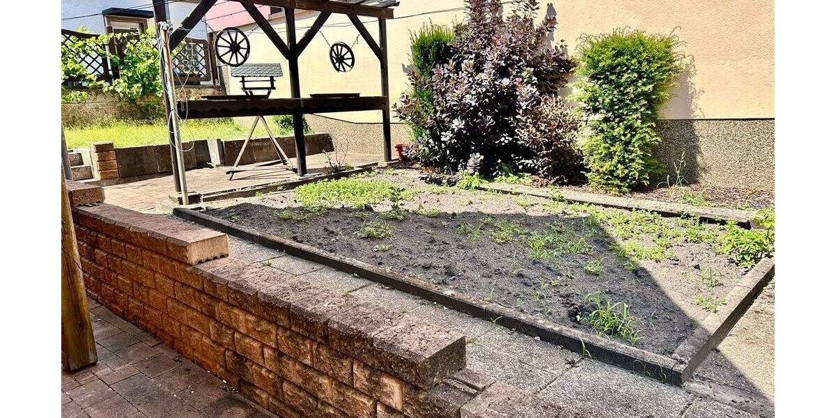 Mehrfamilienhaus, Wohnhaus Quierschied - 8 Zimmer, 198 m&sup2;, 287.000&euro; | Angebot:25745731