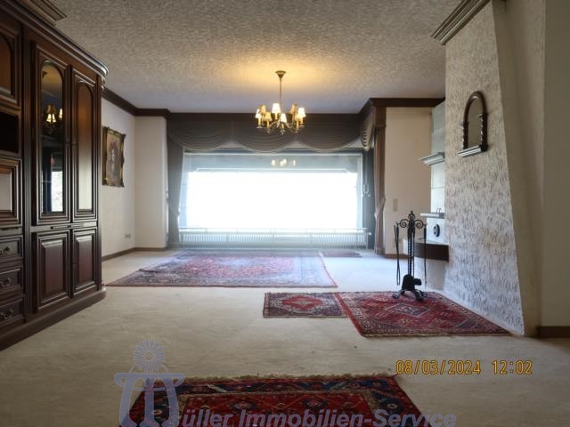 Schöne Landhaus-Villa in unverbaubarer Orts- und Waldrandlage von Homburg - Einfamilienhaus Homburg | Angebot:15024068