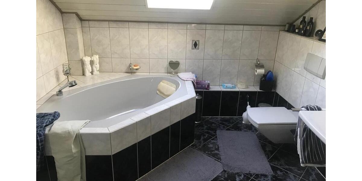 Dachgeschoßwohnung Großrosseln - 4 Zimmer, 116 m&sup2;, 950&euro; | Angebot:25857855