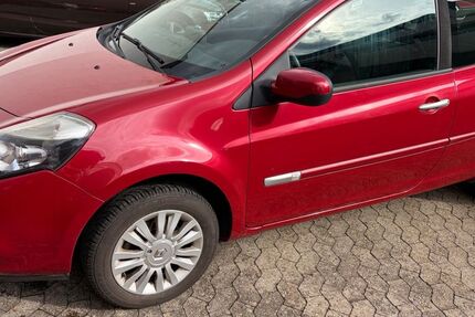 Renault Clio 110.000 km 3.990 &euro; Saarbrücken 66115