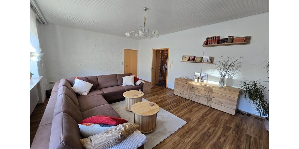 Etagenwohnung Tholey - 5 Zimmer, 200 m&sup2;, 1.350&euro; | Angebot:26521289