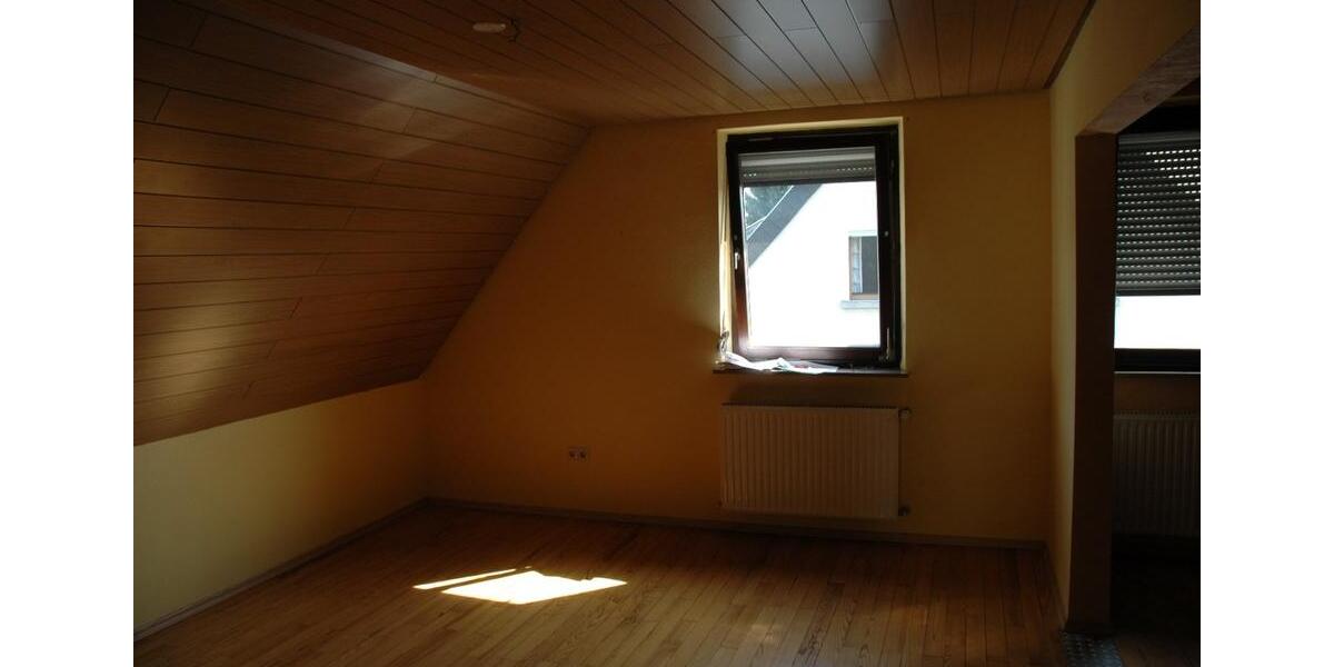 Dachgeschoßwohnung Merchweiler - 2 Zimmer, 37 m&sup2;, 310&euro; | Angebot:25149526