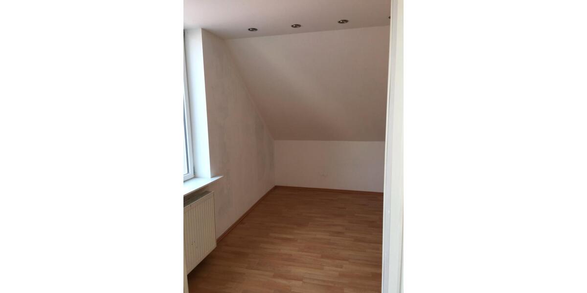 Dachgeschoßwohnung Saarbrücken Dudweiler - 3 Zimmer, 65 m&sup2;, 550&euro; | Angebot:25857849