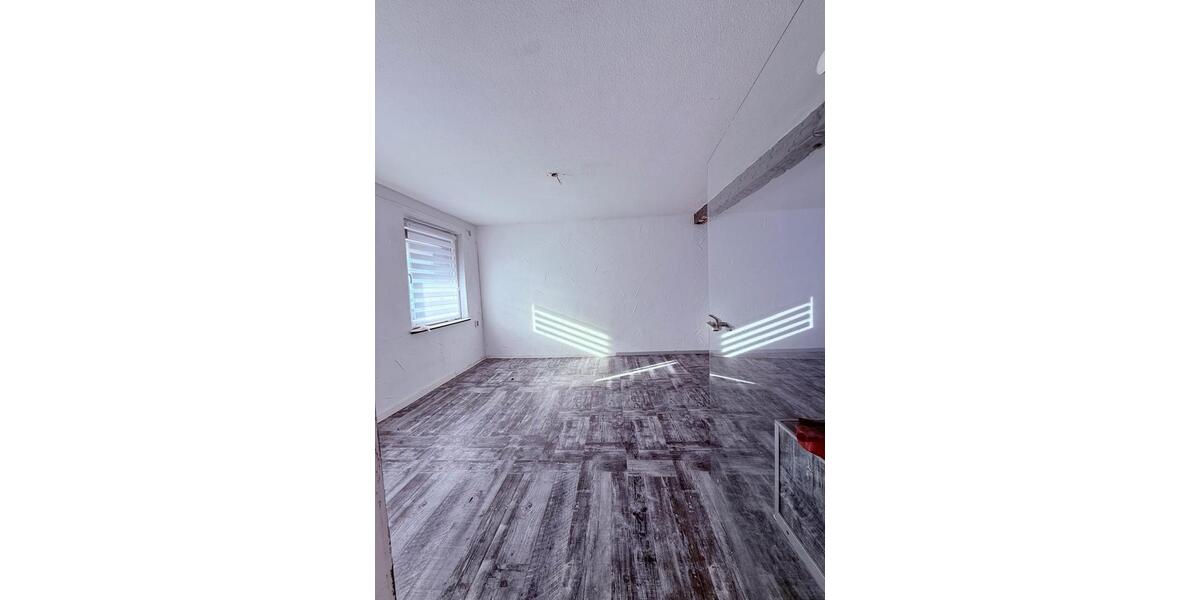 Doppelhaushälfte Gersheim - 6 Zimmer, 155 m&sup2;, 119.000&euro; | Angebot:26605200