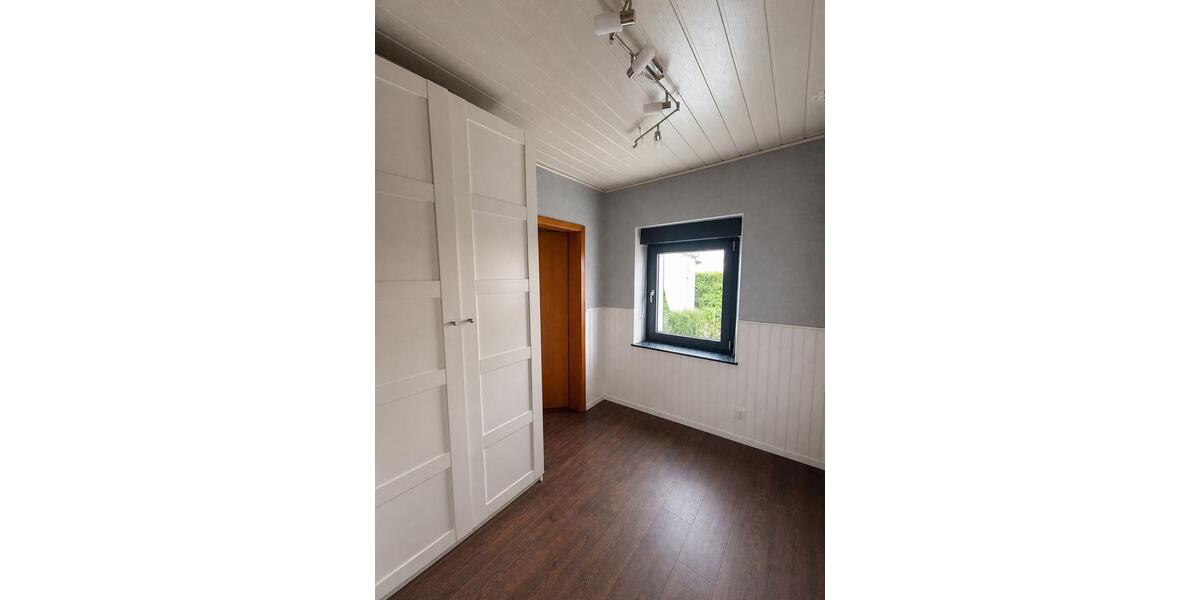 Reihenhaus Eppelborn - 8 Zimmer, 145 m&sup2;, 1.100&euro; | Angebot:26612377