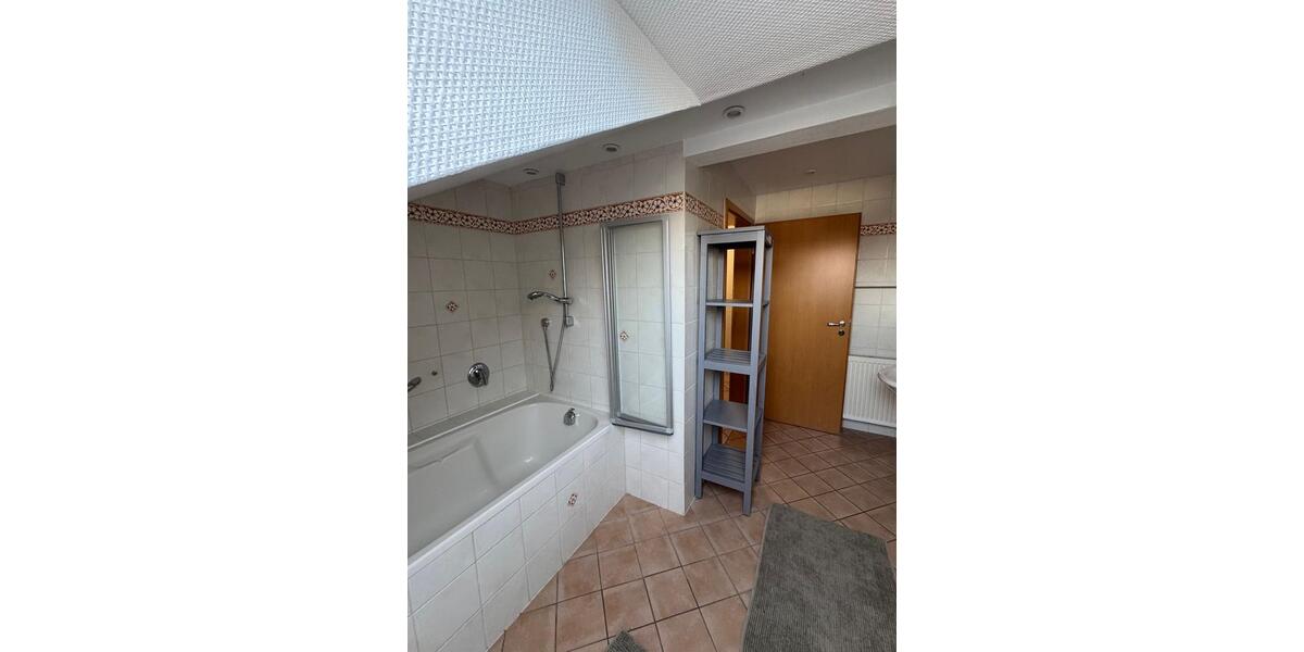 Dachgeschoßwohnung Saarbrücken St. Arnual - 2 Zimmer, 110 m&sup2;, 1.700&euro; | Angebot:25639251