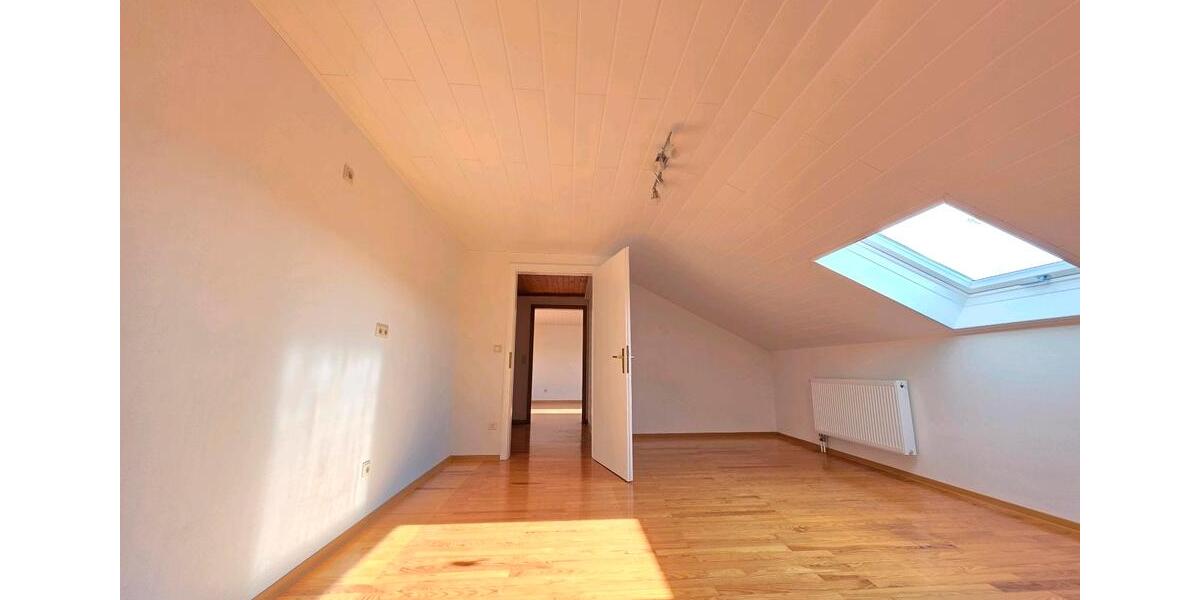 Maisonettenwohnung Lebach - 6 Zimmer, 205 m&sup2;, 1.250&euro; | Angebot:26699852