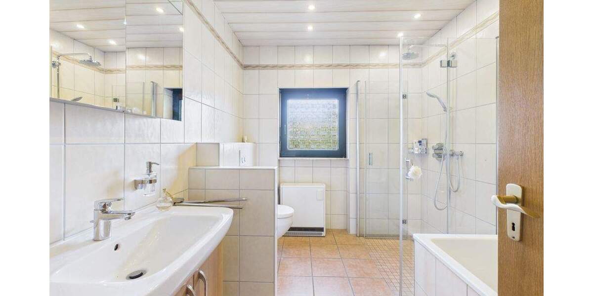 Mehrfamilienhaus, Wohnhaus Quierschied - 9 Zimmer, 234 m&sup2;, 195.000&euro; | Angebot:25799966