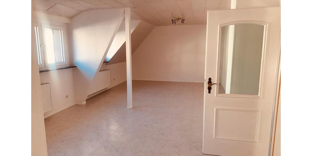 Dachgeschoßwohnung Saarbrücken West - 3 Zimmer, 77 m&sup2;, 169.000&euro; | Angebot:25415519