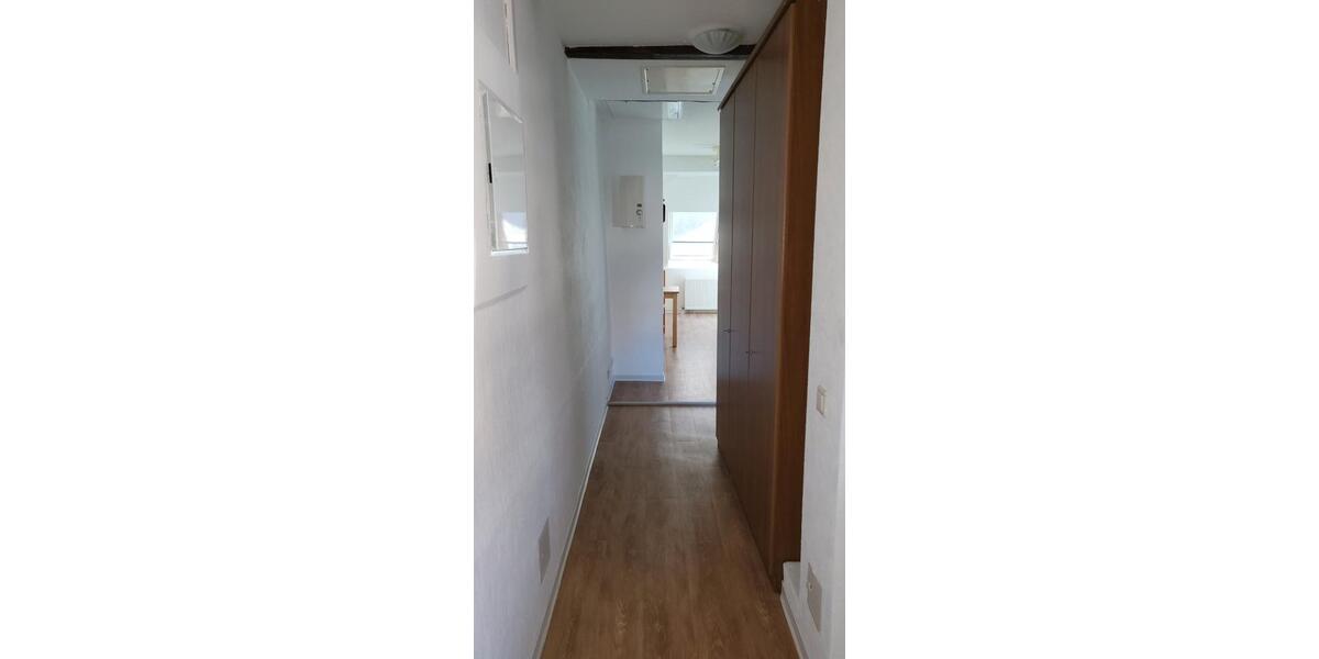 Dachgeschoßwohnung Sankt Ingbert - 1 Zimmer, 27 m&sup2;, 320&euro; | Angebot:26705235