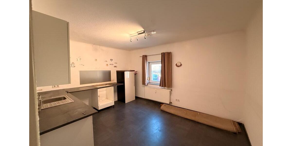 Etagenwohnung Schiffweiler - 6 Zimmer, 171 m&sup2;, 1.000&euro; | Angebot:25443001