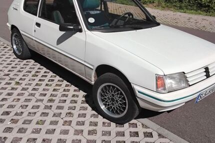 Peugeot 205 154.249 km 5.400 &euro; Saarlouis 66740