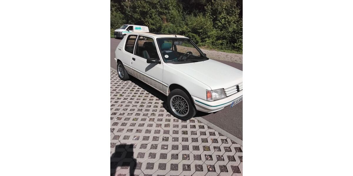 Peugeot 205 154.249 km 5.400 &euro; Saarlouis 66740