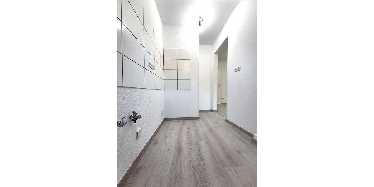 Dachgeschoßwohnung Saarbrücken Eschberg - 2.5 Zimmer, 51 m&sup2;, 560&euro; | Angebot:25840287