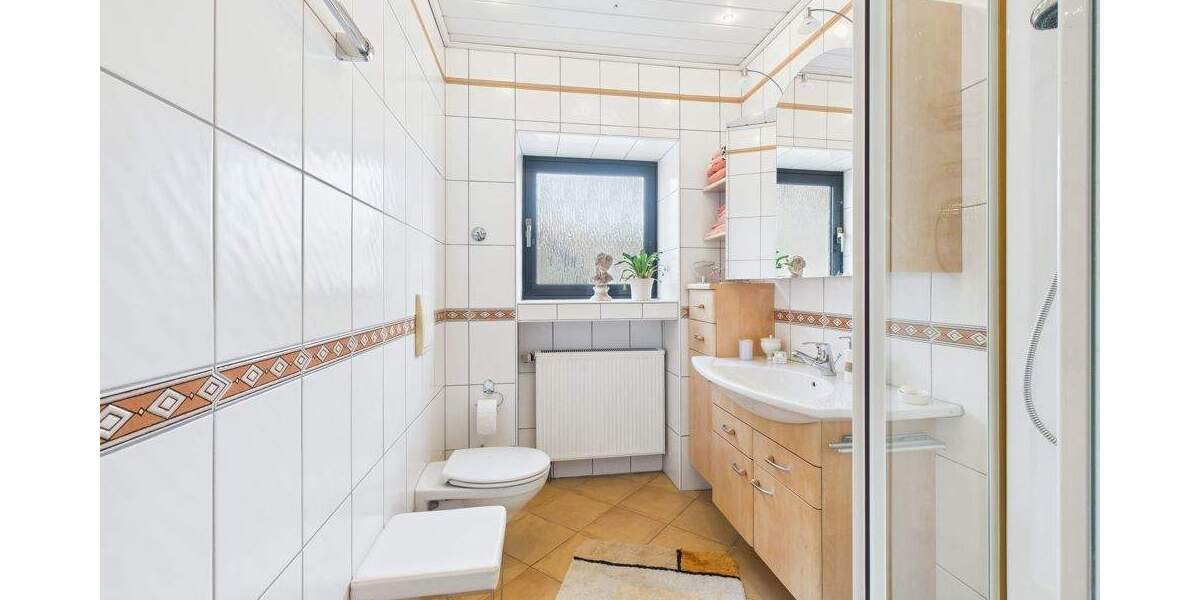 Etagenwohnung Illingen / Uchtelfangen Uchtelfangen - 3 Zimmer, 83 m&sup2;, 119.000&euro; | Angebot:25687897