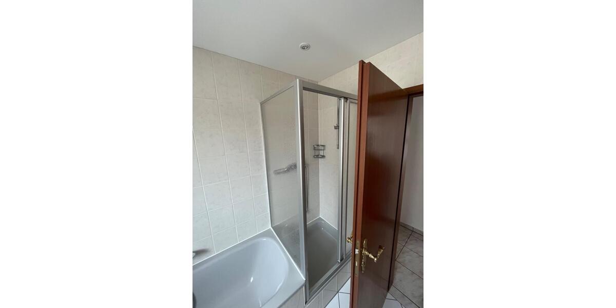 Dachgeschoßwohnung Völklingen - 4 Zimmer, 98 m&sup2;, 640&euro; | Angebot:25869334