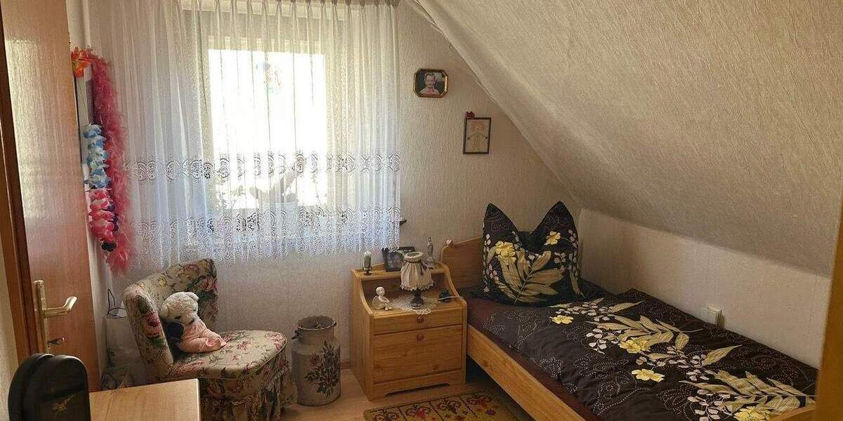 Doppelhaushälfte Schiffweiler - 4 Zimmer, 95 m&sup2;, 119.000&euro; | Angebot:25771661