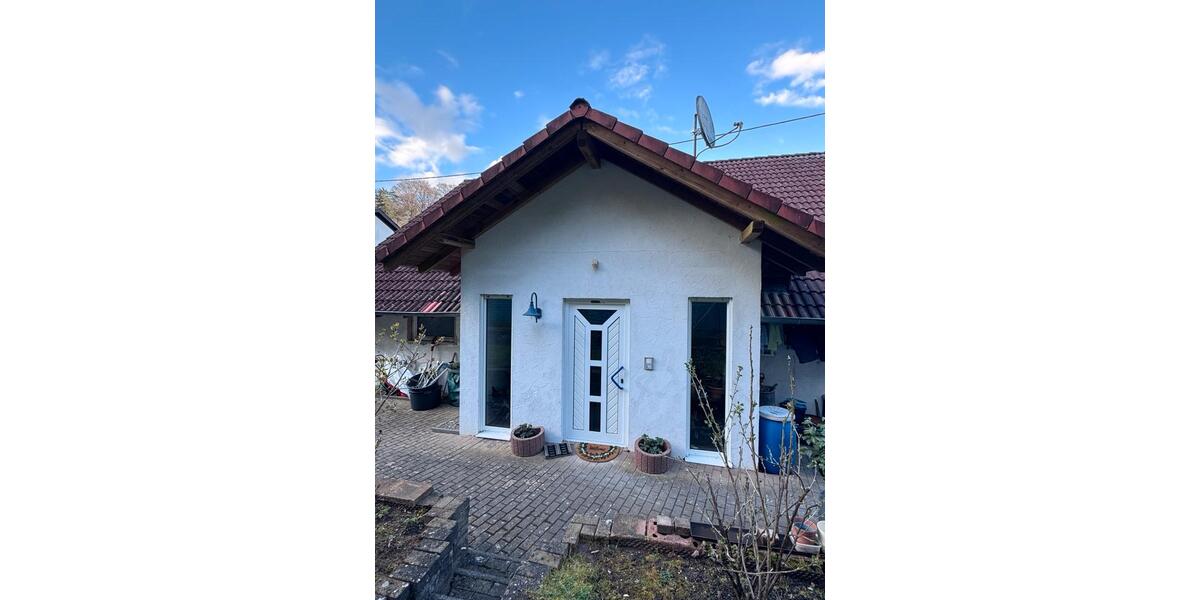 Etagenwohnung Homburg - 2.5 Zimmer, 80 m&sup2;, 700&euro; | Angebot:25905771