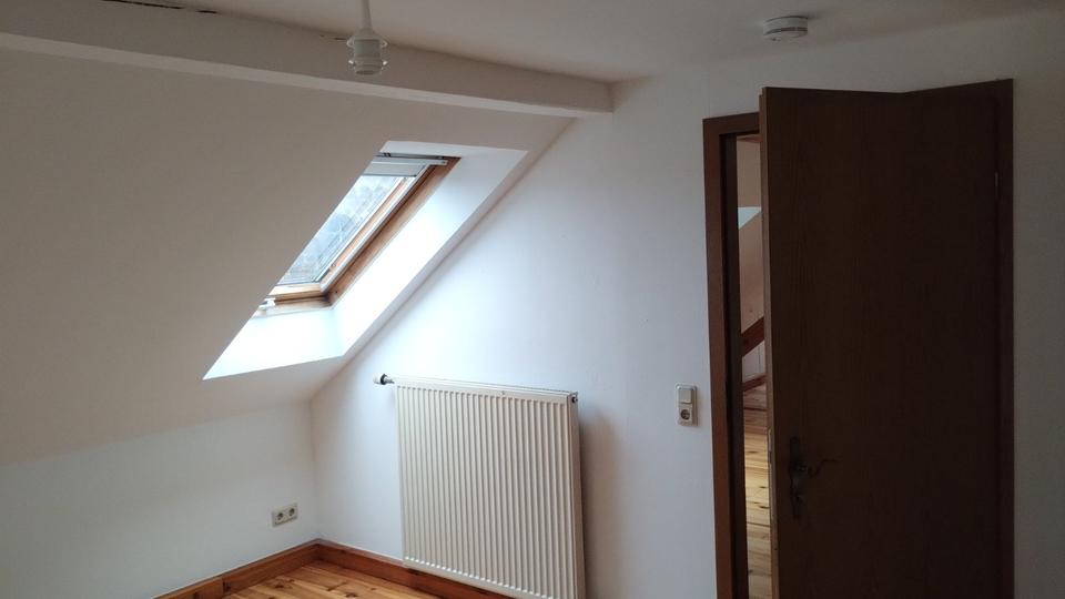Dachgeschoßwohnung Neunkirchen - 3 Zimmer, 90 m&sup2;, 550&euro; | Angebot:25641144