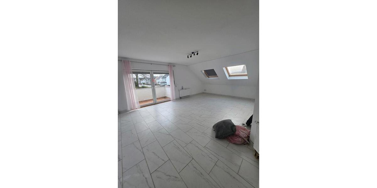 Dachgeschoßwohnung Saarbrücken Bübingen - 3 Zimmer, 90 m&sup2;, 1.000&euro; | Angebot:25907070