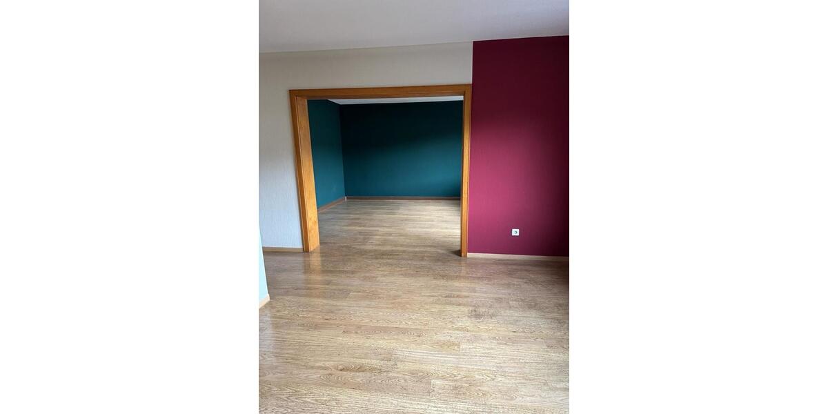 Etagenwohnung Dillingen (Saar) - 7 Zimmer, 135 m&sup2;, 980&euro; | Angebot:25973501