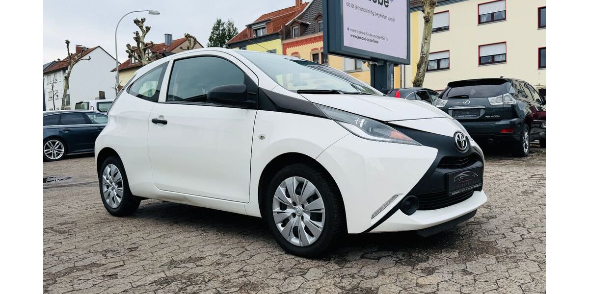 Toyota Aygo (X) 195.000 km 4.100 &euro; Saarbrücken 66115