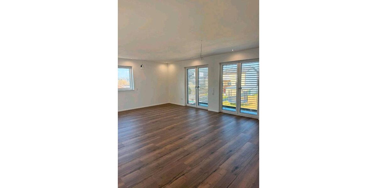 Etagenwohnung Schmelz - 4 Zimmer, 120 m&sup2;, 1.250&euro; | Angebot:26588199