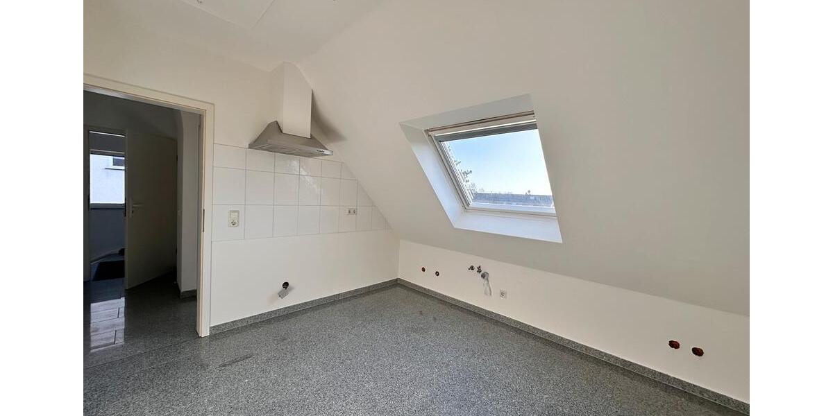 Dachgeschoßwohnung Dillingen (Saar) - 2 Zimmer, 20 m&sup2;, 390&euro; | Angebot:25539832