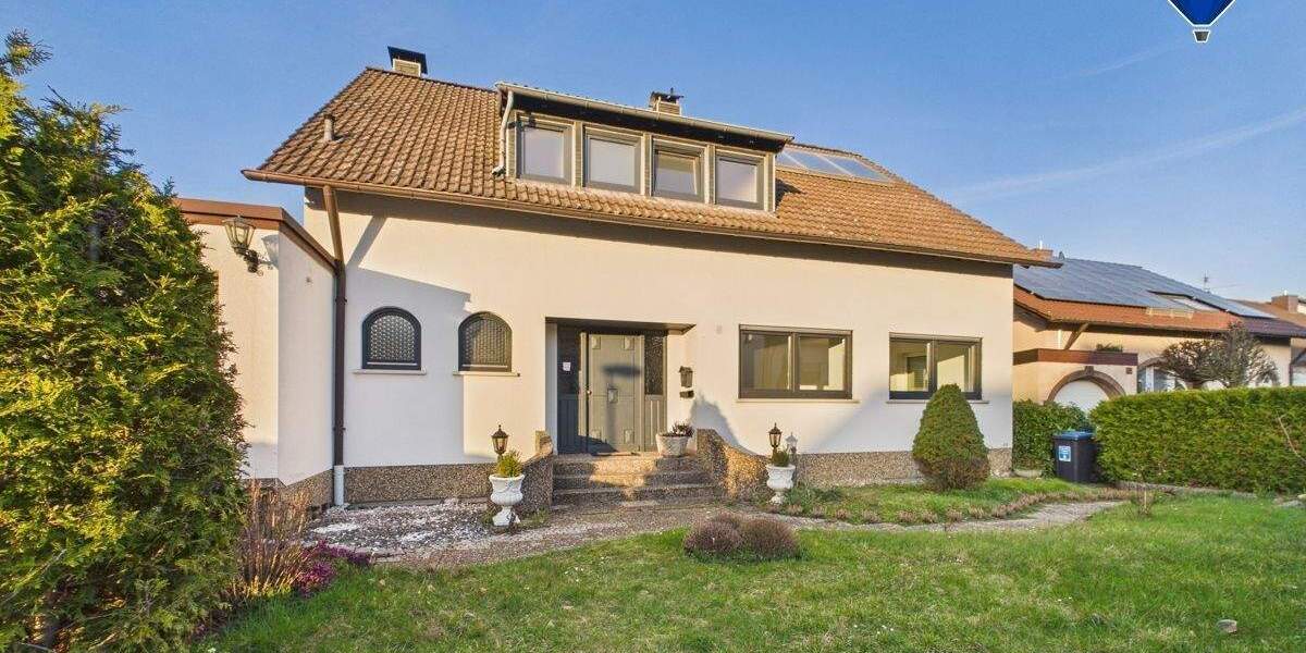 Einfamilienhaus Saarlouis Lisdorf - 9 Zimmer, 268 m&sup2;, 585.000&euro; | Angebot:25731423